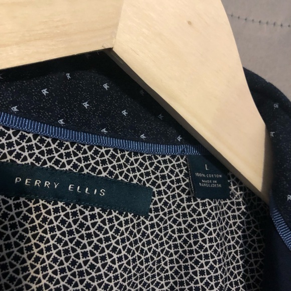 PERRY ELLIS DRESS SHIRT - Picture 4 of 5
